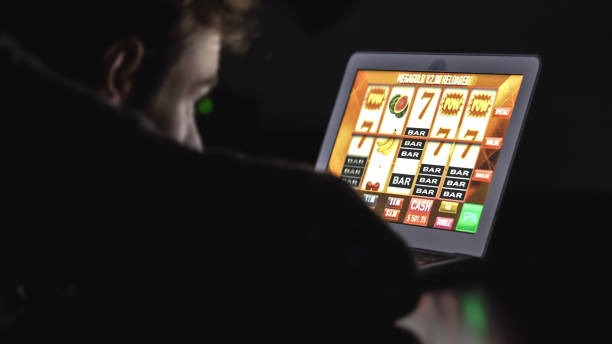Dragon Tiger Live dealer studio with HD multi-camera setup on winrate platform